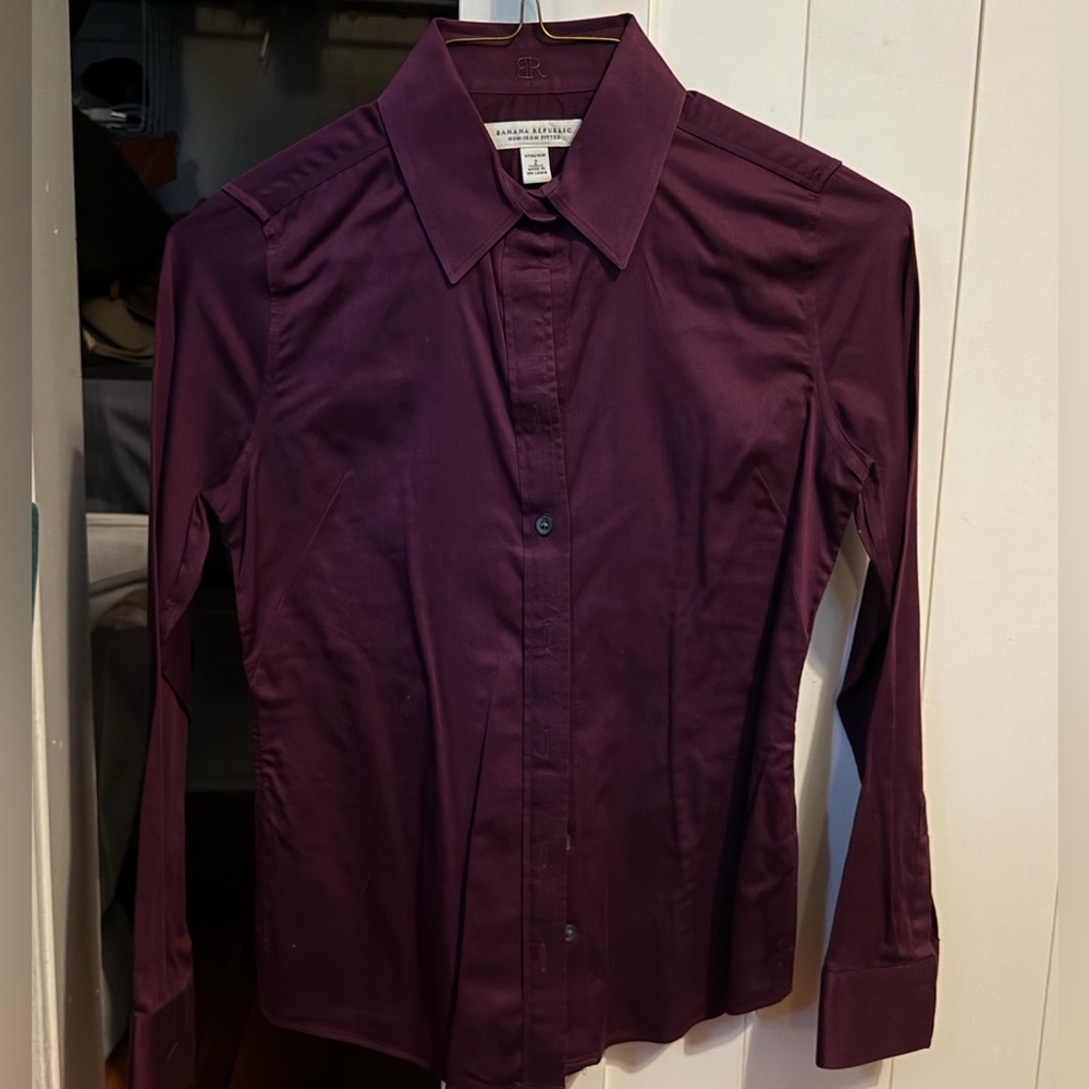 Banana Republic Non Iron Fitted Button down shirt size 2